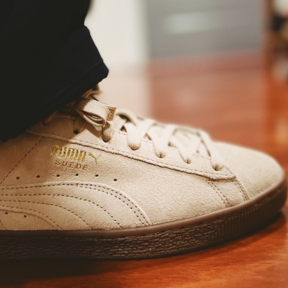 Puma Suede Low-Top Sneakers in Beige and Brown - Picture 9 of 9